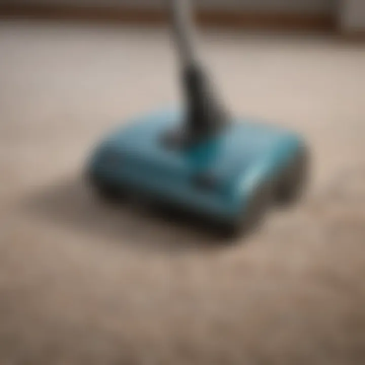 Compact cordless vacuum cleaner ideal for rug cleaning