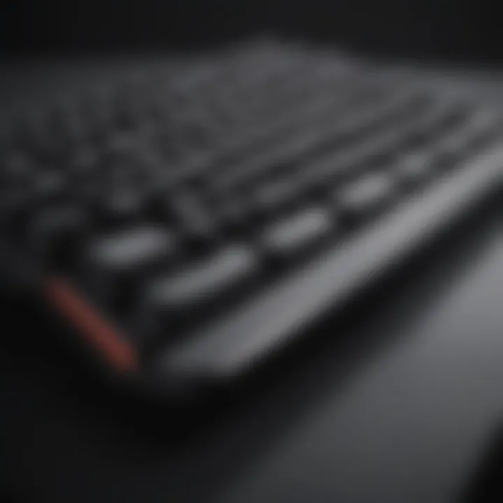 Wireless gaming keyboard featuring advanced connectivity options